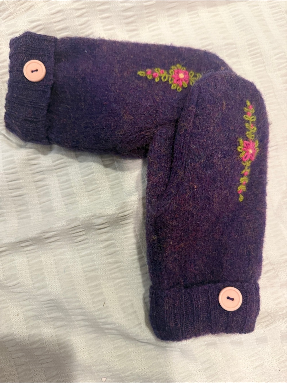 Size medium women’s wool sweater mittens fleece lined